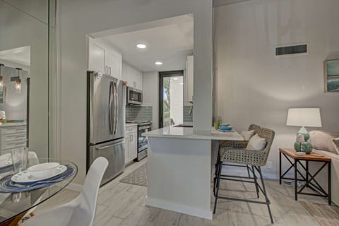 New stainless kitchen and breakfast bar for 2.