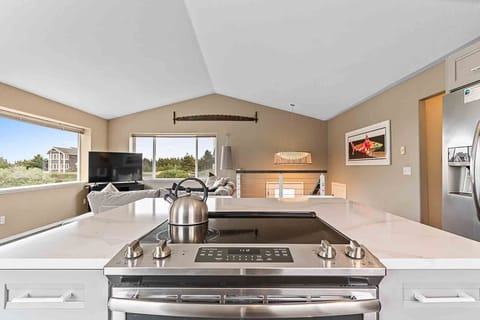 Updated appliances throughout kitchen - oven has a built in fan