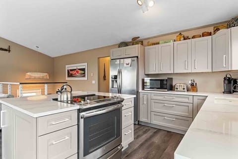 Fully stocked kitchen for all your cooking needs