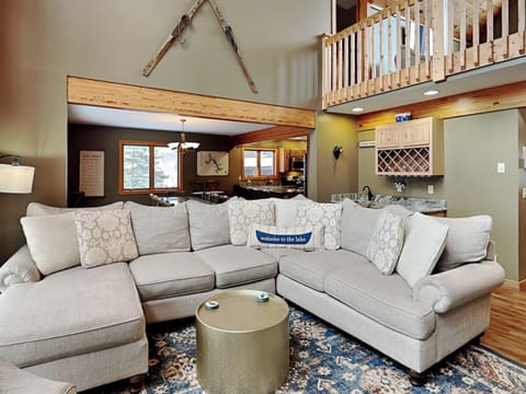 Great Room w/ Wet Bar