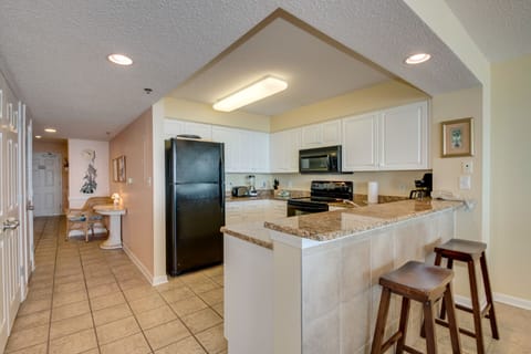 Breakfast Bar w/Stools