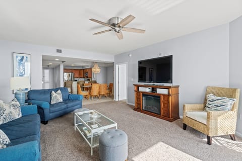 Spacious living room