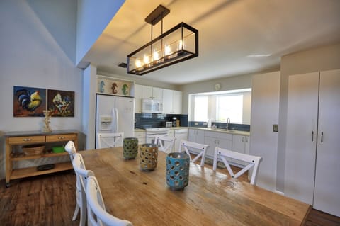 Dining area Duval Square Penthouse