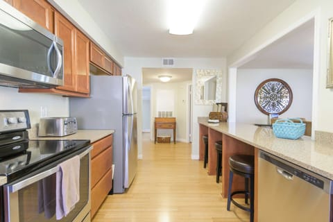Kitchen with new appliances - stocked with everything needed to cook - STR15-0341