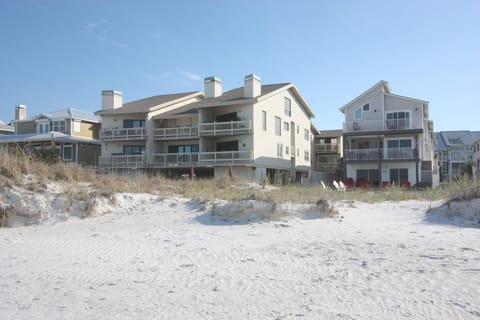 Pipers Nest - Beachfront Condos in Indian Shores, FL