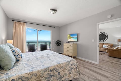 Exclusive Beachfront w/ Private Beach, 3 pools, Gym, Free Wi-Fi & Cable, Security ~ 244 Tides Apartment in North Redington Beach