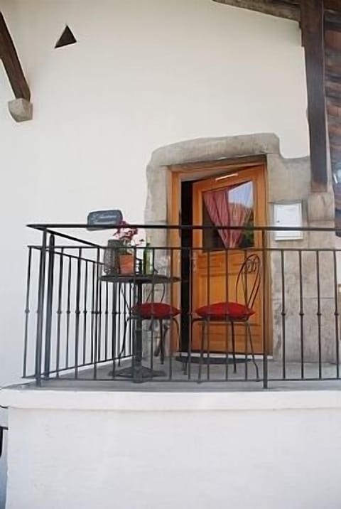 Welcoming terrace entrance