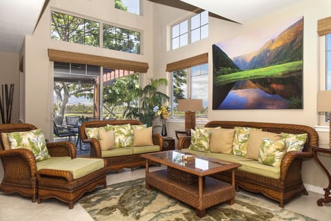 Luxury 3 bedroom 3 bath villa with a BBQ kitchen on lanai...