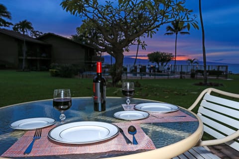 Enjoy the magic of the island, end your day on your lanai enjoying a dinner and sips of wine.
