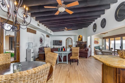Oceanfront livingroom