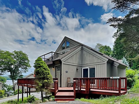 Welcome to Bear Feet!