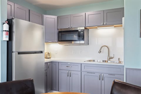 Recreation Room has a small kitchette area perfect for snacks and drinks