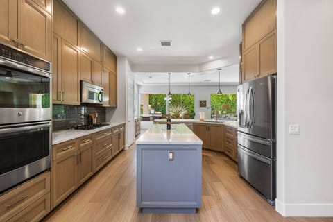 Open Kitchen