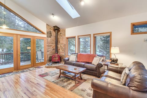 Dumont Vacation Rental | 2BR | 2BA | 1,500 Sq Ft | Stairs Required
