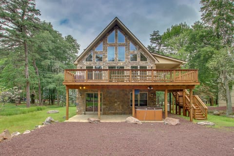 Outdoor view of a Pocono lakeside rental