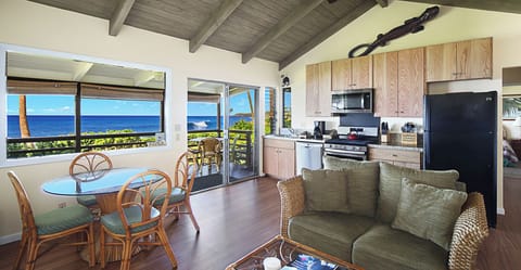 Hale Ulili at Poipu - Oceanfront Dining & Kitchen - Parrish Kauai