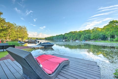 Lake Harmony Vacation Rental | 6BR | 3BA | 2,273 Sq Ft | Stairs Required