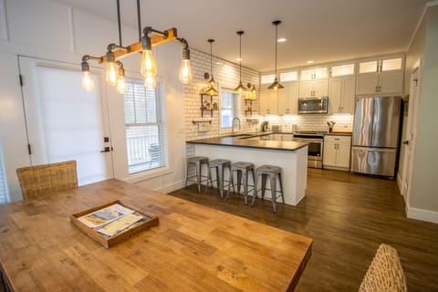 Main Level | Dining | Kitchen