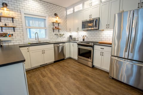 Main Level | Kitchen