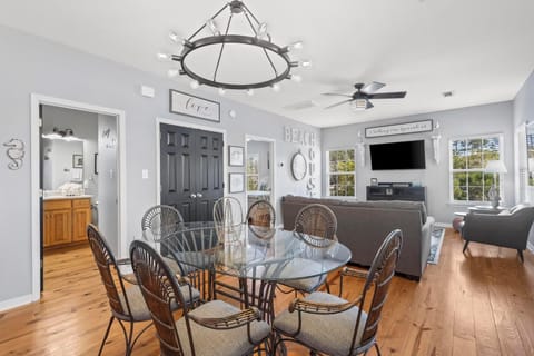 Open Concept Design - The best therapy is Beach Therapy!!! Come get some free Vitamin D and Sea!