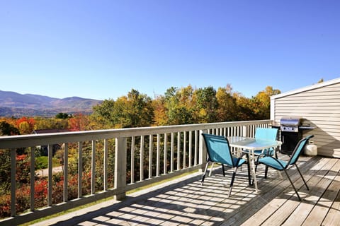 Bartlett Vacation Rental | 3BR | 2BA | 1,250 Sq Ft | Stairs Required