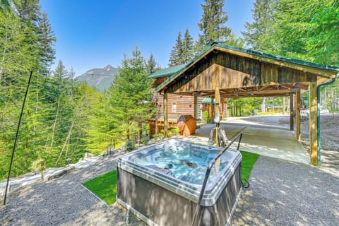 Packwood Vacation Rental | 3BR | 2.5BA | 2,200 Sq Ft | Stairs Required