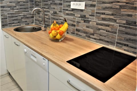 fully eqipped kitchen