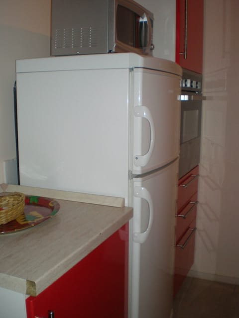Frost free fridge, microwave and built in oven.