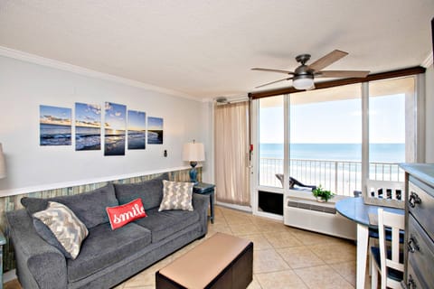 Direct oceanfront studio apartment!