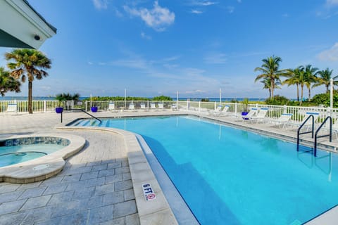 Redington Shores Vacation Rental | 2BR | 2BA | 1,160 Sq Ft | Step-Free Access