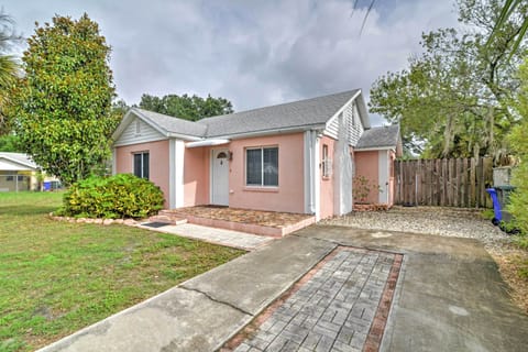Lakeland Vacation Rental | 2BR | 2BA | 1,500 Sq Ft | 2 Steps to Enter