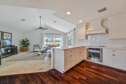 SW28503 - The large, custom kitchen with island and additional butler's pantry is fully equipped