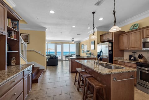 Tile floors in living/dining area