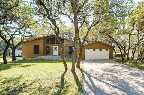Canyon Lake Vacation Rental | 3BR | 3BA | 2,000 Sq Ft | Stairs Required