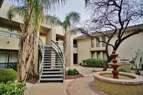 Phoenix Vacation Rental | 1BR | 1.5BA | Step-Free Access | 856 Sq Ft