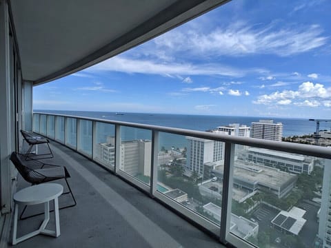 Balcony: Ocean views