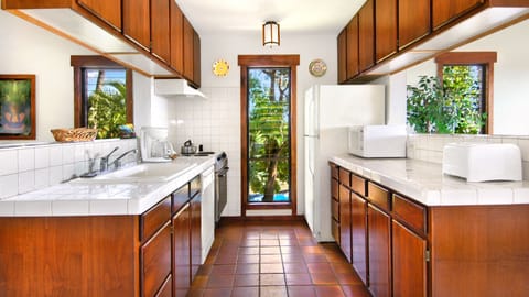 Waikomo Stream Villas #233 - Fully Equipped Kitchen - Parrish Kauai