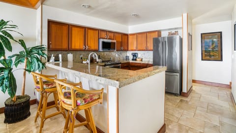 Poipu Kapili Resort #55 - Fully Equipped Kitchen & Breakfast Bar