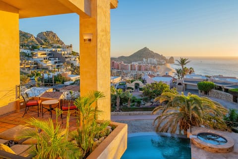Fantastic views of the ocean and Cabo San Lucas from your villa
