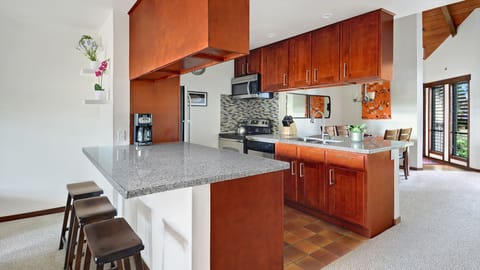 Waikomo Stream Villas #432 - Fully Equipped Kitchen & Breakfast Bar - Parrish Kauai
