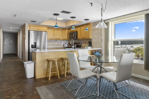 Beach Place 206 Kitchen