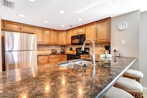 Beach Place 106 Kitchen