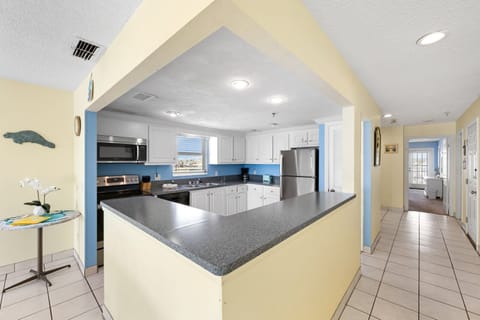 Sea Breeze 308 Kitchen