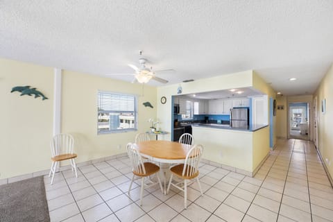 Sea Breeze 308 Dining Room
