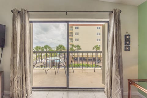 Surf Song 347 Balcony