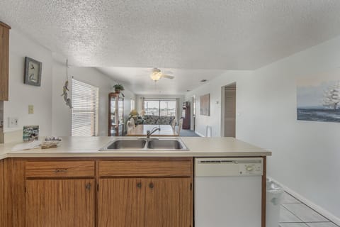 Beach Place 204 Kitchen