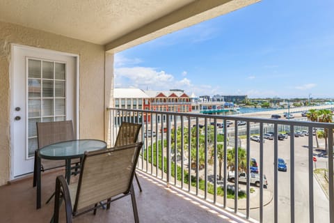 Beach Place 401 Balcony