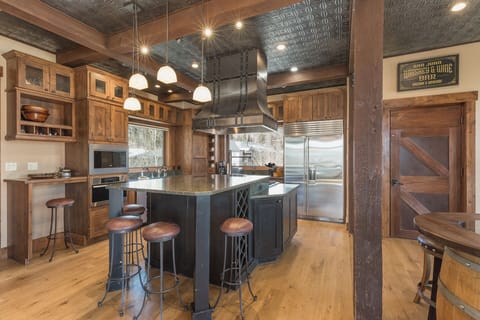 Fully Stocked Kitchen