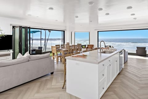 702-Strand-Unit4-Residential-Photography-SandKasl-Imaging-San-Diego-Residential-Hospitality-Photography-1