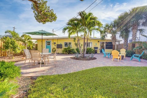 Englewood Vacation Rental | 2BR | 1.5BA | 843 Sq Ft | 1 Step Required